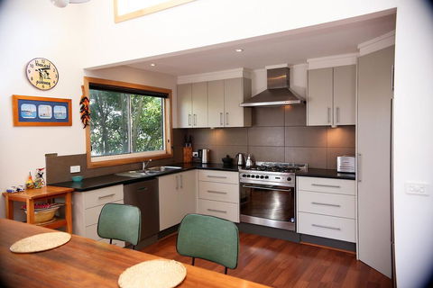 Unawatuna House @ Cape Woolamai - Accommodation Gladstone 3