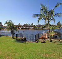 Unbeatable Waterfront Location - Accommodation Gladstone