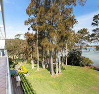 Unit 1 44 Danalene Pde fantastic waterfront property with air con - Accommodation Gladstone
