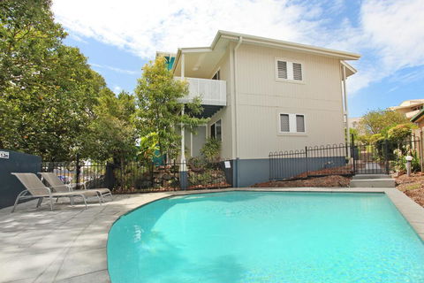 Unit 1 On The Park, Frank Street Coolum Beach: WIFI, 400 Bond, LINEN INCLUDED - Accommodation Gladstone 1