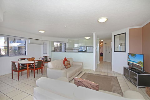 Unit 1, The Rocks, 1746 David Low Coolum Beach - 500 Bond - Accommodation Gladstone 2