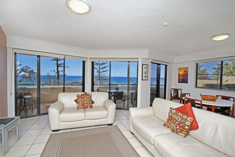 Unit 1, The Rocks, 1746 David Low Coolum Beach - 500 Bond - Accommodation Gladstone 3