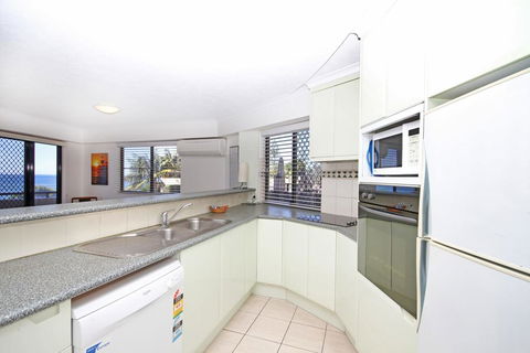 Unit 1, The Rocks, 1746 David Low Coolum Beach - 500 Bond - Accommodation Gladstone 1