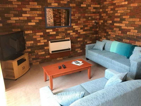 Unit 2 @ Beach Haven - Accommodation Gladstone 0