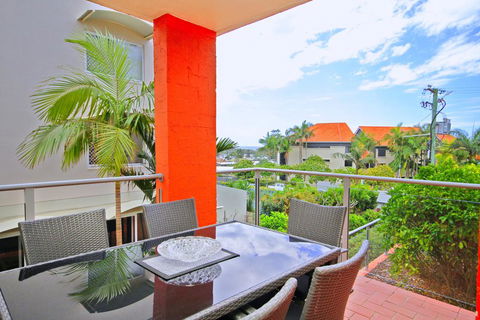 Unit 2, Cooltoro Court, 7 Frank Street Coolum Beach, 400 BOND, LINEN INCLUDED - Accommodation Gladstone 2