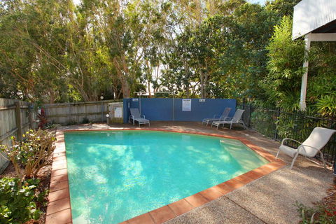 Unit 2, On The Park, 22 Frank Street Coolum Beach, 400 BOND, LINEN INCLUDED - Accommodation Gladstone 1