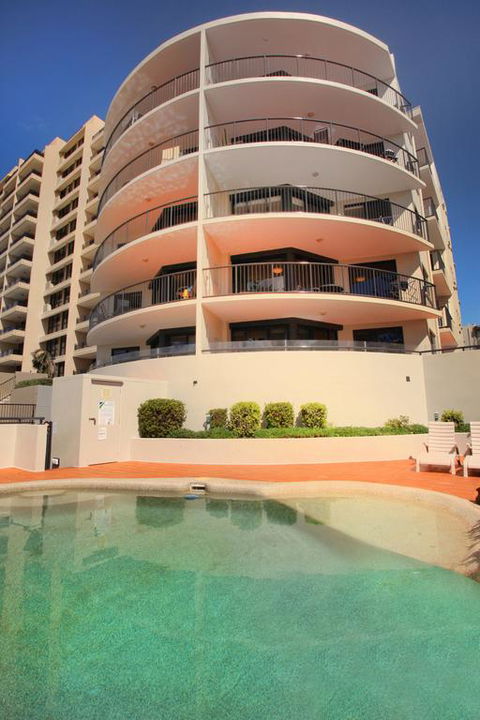 Unit 2, The Rocks, 1746 David Low Way Coolum Beach - Accommodation Gladstone 3