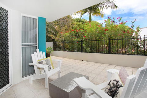 Unit 3, On The Park, 22 Frank Street Coolum Beach, 400 BOND, LINEN INCLUDED - Accommodation Gladstone 1