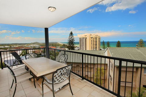 Unit 4, Beaumont Sur Mer, 13 - 15 Pacific Terrace Coolum Beach, 400 BOND, LINEN SUPPLIED - Accommodation Gladstone 0