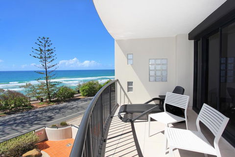 Unit 4, The Rocks, 1746 David Low Way Coolum Beach - 500 Bond - Accommodation Gladstone 1
