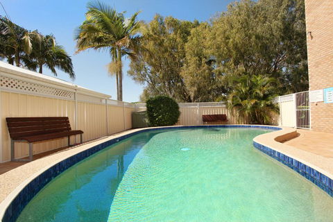 Unit 7, Belander Court, 34 Perry Street Coolum Beach, AIR CONDITIONED, 400 BOND, LINEN SUPPLIED - Accommodation Gladstone 3