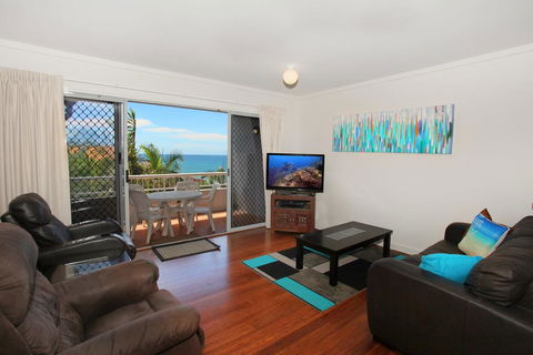 Unit 9, Coolum Blueseas Apartments, 59-61 Coolum Tce, Coolum Beach, 400 BOND, LINEN INCLUDED - Accommodation Gladstone 2