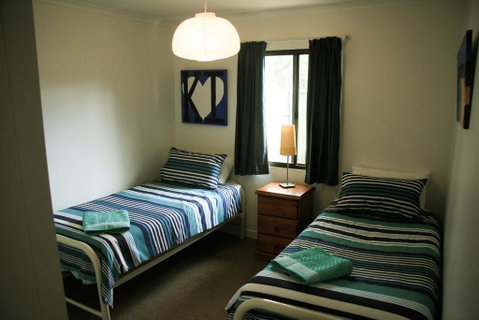 Unit1, Graydon Lodge - Accommodation Gladstone 1