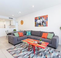 Urban Jungle Executive Apartment in Heart of CBD - Accommodation Gladstone