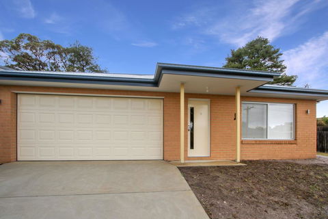 V & V Family Dream Away - Accommodation Gladstone 0