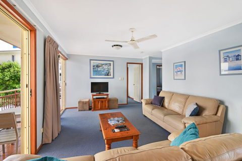 Vaai Moana - 5/10 Oriole Avenue - Accommodation Gladstone 0