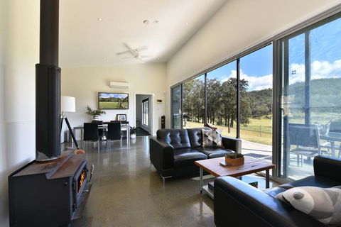 Valle Laguna - Accommodation Gladstone 0