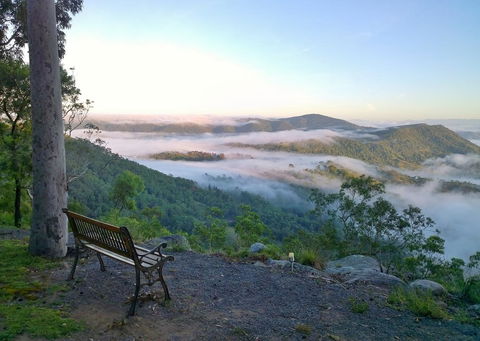 Valley View Luxury Retreat - Accommodation Gladstone 3