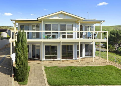 VALLEY VIEWS - 10 Valley Heights Drive - Accommodation Gladstone 2