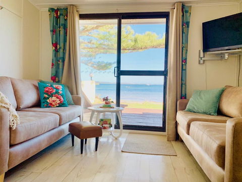 Vandy's Shack At Mount Dutton Bay - Ideal For Couples And Small Families - Accommodation Gladstone 2