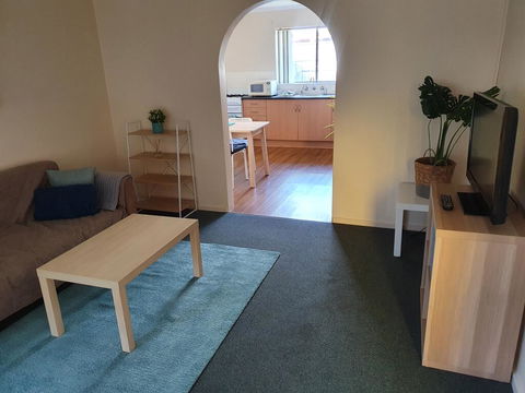 Value 2 Bed Villa Close To QEH + Airport + City + Beach - Accommodation Gladstone 2