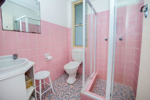 Victor Parade, Unit 3/2 - Accommodation Gladstone 3