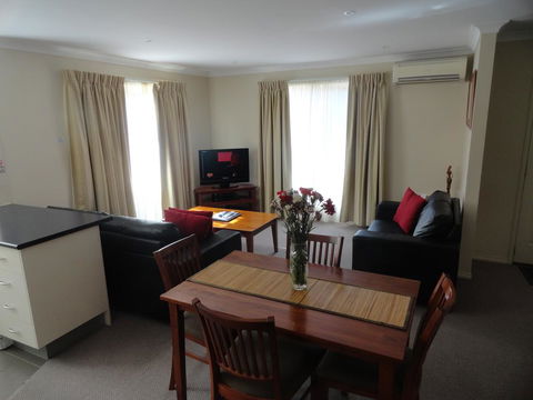 Victoria Lodge Motor Inn & Apartments - Accommodation Gladstone 1