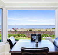Victor Harbor Beachfront Bliss  WiFi - Accommodation Gladstone