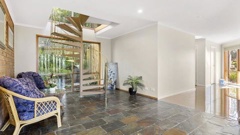 VIEWS AT MCCRAE..... - Accommodation Gladstone 3
