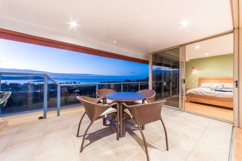 VIEWS ON ELSHEBY - Accommodation Gladstone 2