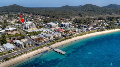 Views, Views & More Views, Sub-Penthouse In Shoal Bay - Accommodation Gladstone 3
