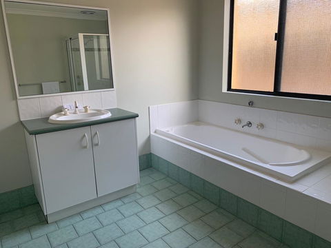 Views On Spencer - Accommodation Gladstone 2