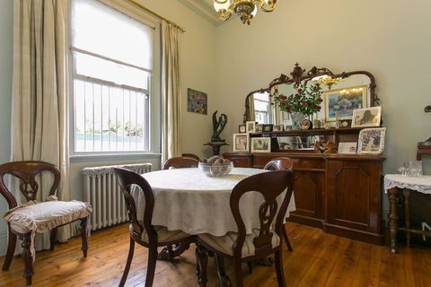 VIGNACOURT MANSION RICHMOND HILL - Accommodation Gladstone 1
