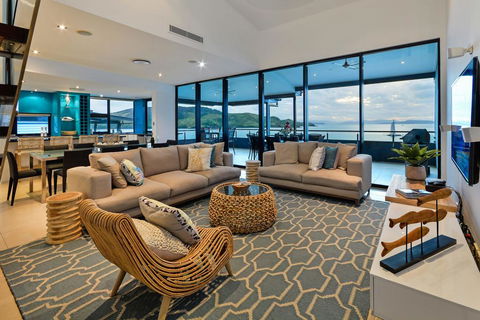 Villa 12 The Edge On Hamilton Island - Accommodation Gladstone 1