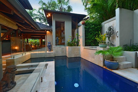 Villa 3 Far Pavillions - Luxury Holiday Villa - Accommodation Gladstone 1