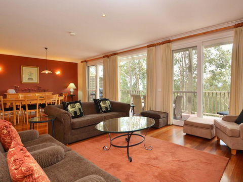 Villa 3br Bella Vista Resort Condo Located Within Cypress Lakes Resort (nothing Is More Central) - Accommodation Gladstone 0