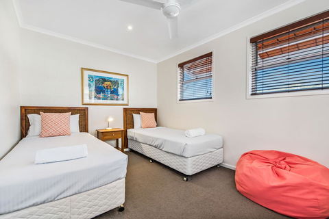 Villa Aqua - Accommodation Gladstone 2