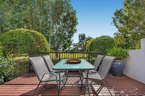 Villa Aqua - Accommodation Gladstone 1