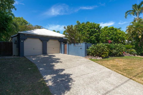Villa Blue - Accommodation Gladstone 1