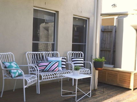 Villa By The Sea - Accommodation Gladstone 2