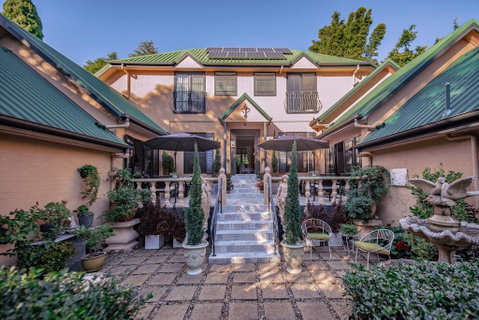 Villa Della Rosa Bed & Breakfast - Accommodation Gladstone 3
