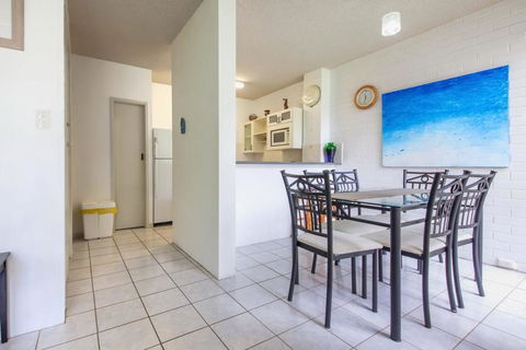 Villa Ellisa, Unit 1/10 Columbia Close - Accommodation Gladstone 3