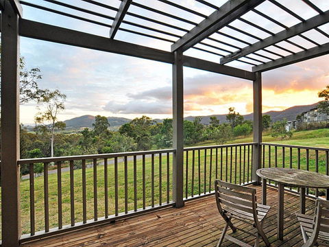 Villa Executive 2br Moscato Resort Condo Located Within Cypress Lakes Resort (nothing Is More Central) - Accommodation Gladstone 0