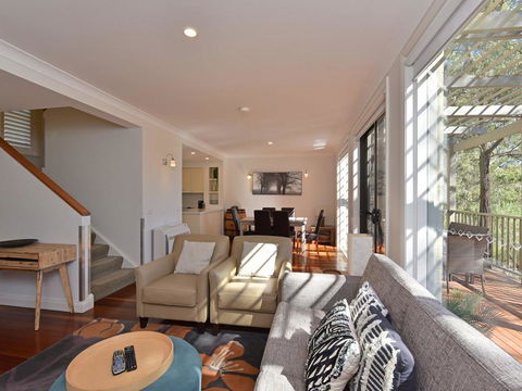 Villa Executive 2br Quattro Resort Condo Located Within Cypress Lakes Resort (nothing Is More Central) - Accommodation Gladstone 0