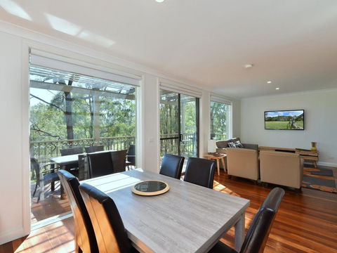 Villa Executive 2br Quattro Resort Condo Located Within Cypress Lakes Resort (nothing Is More Central) - Accommodation Gladstone 2