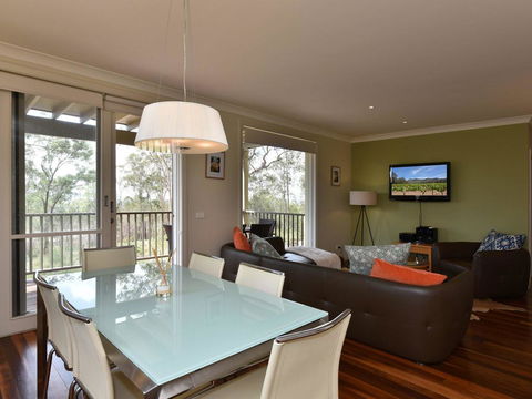 Villa Executive 2br Sangiovese Resort Condo Located Within Cypress Lakes Resort (nothing Is More Central) - Accommodation Gladstone 0