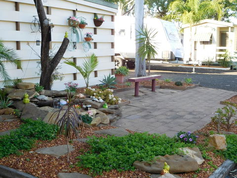 Villa Holiday Park - Accommodation Gladstone 0