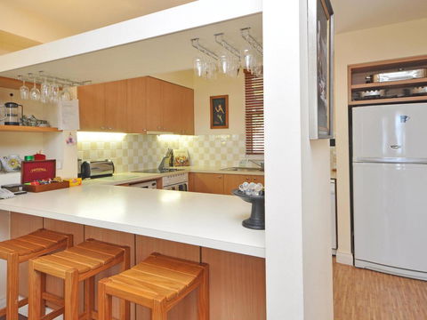 Villa Joie De Vie Located Within Cypress Lakes - Accommodation Gladstone 3