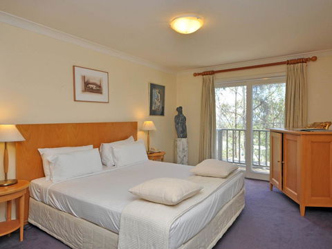 Villa Joie De Vie Located Within Cypress Lakes - Accommodation Gladstone 1