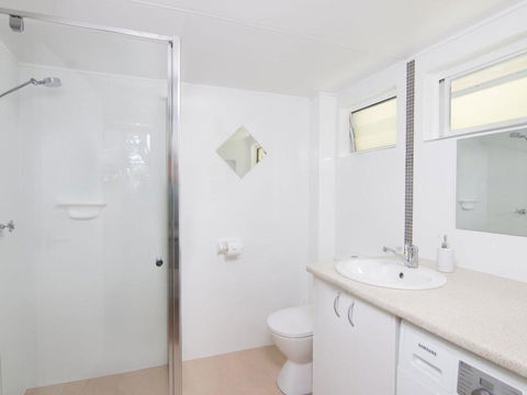 Villa Manyana Unit 28 - Accommodation Gladstone 1